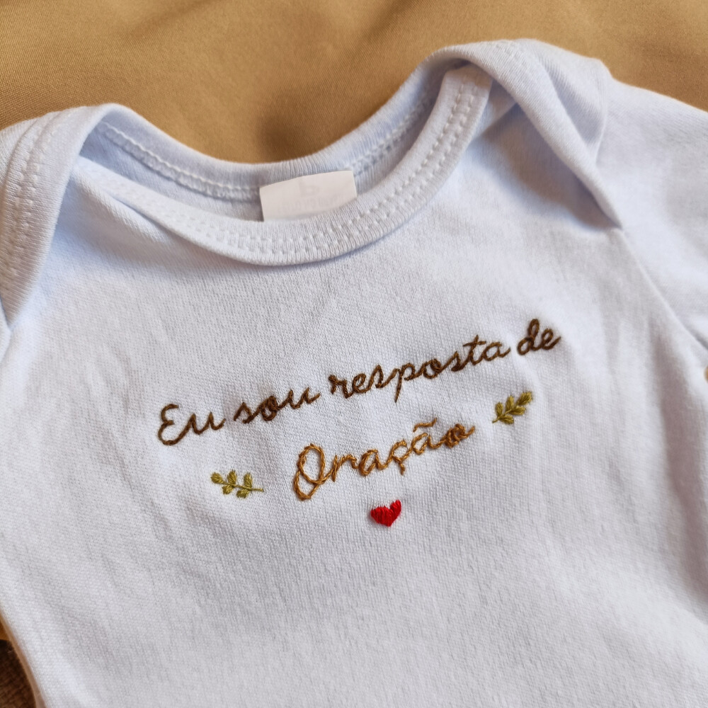 Body de Bebê em algodão bordado a mão personalizável