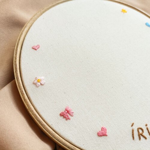 bastidor para carimbar pezinho do bebê- tamanho 16 cm bordado à