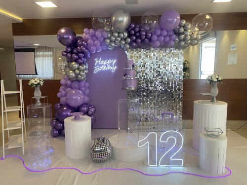 Decoração de festa lilás