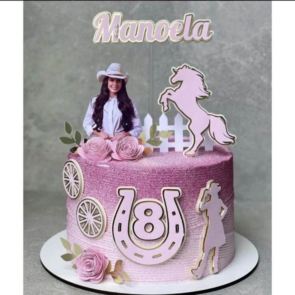 TOPO DE BOLO ANA CASTELO MANOELA - STUDIO