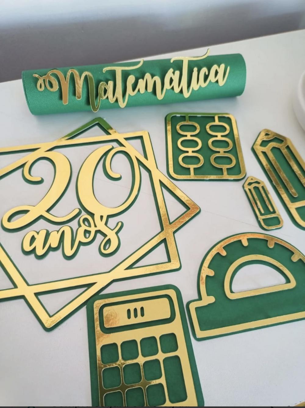 Topo de Bolo Matemática 20 anos - Studio