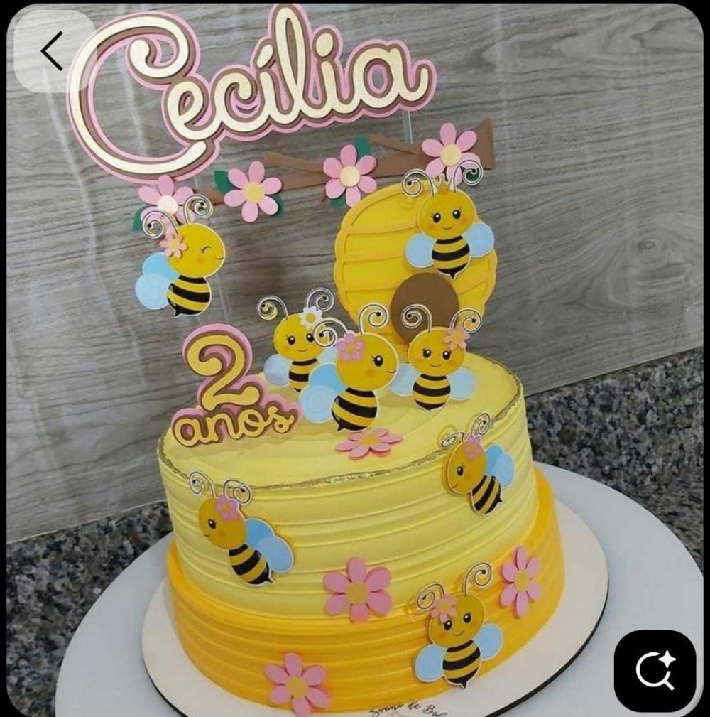 Topo de bolo Abelhinha Cecília - Studio