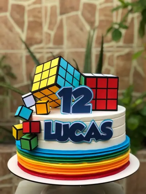 Topo de Bolo Cubo Mágico Lucas - Studio