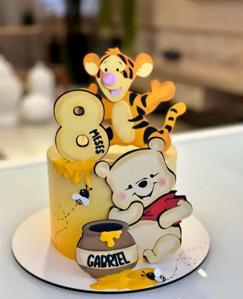 Topo de Bolo Ursinho Pooh Gabriel - Studio