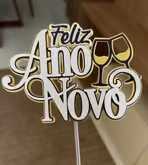 TOPO DE BOLO FELIZ ANO NOVO TAÇA DOURADO COM PRETO - STUDIO