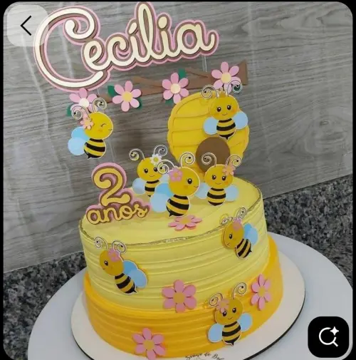 Topo de bolo Abelhinha Cecília - Studio