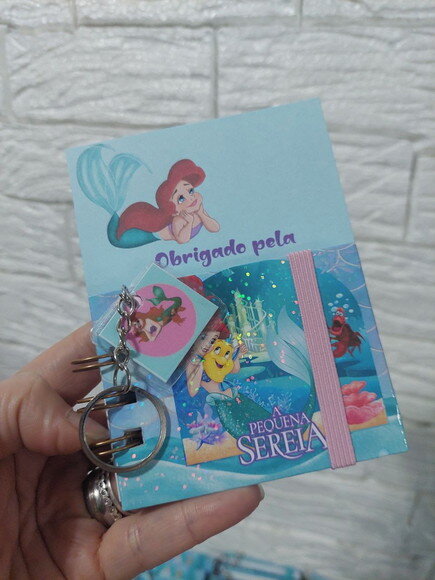 Kit 10 Bolsas Pequena Sereia e Chaveirinho para Pintar