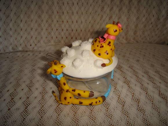 Açucareiro  com girafinhas