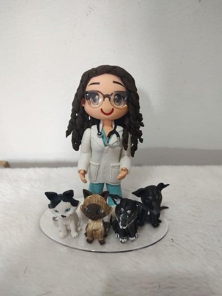 Boneca Profissão Veterinária