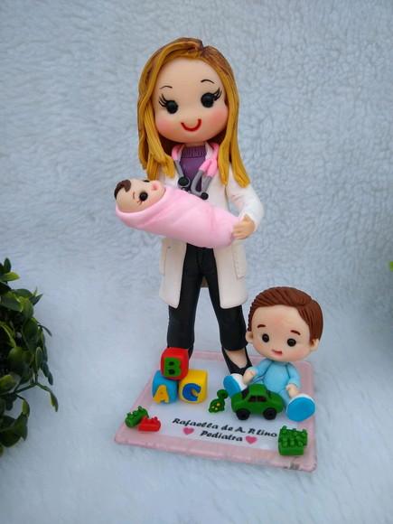 Boneca pediatra