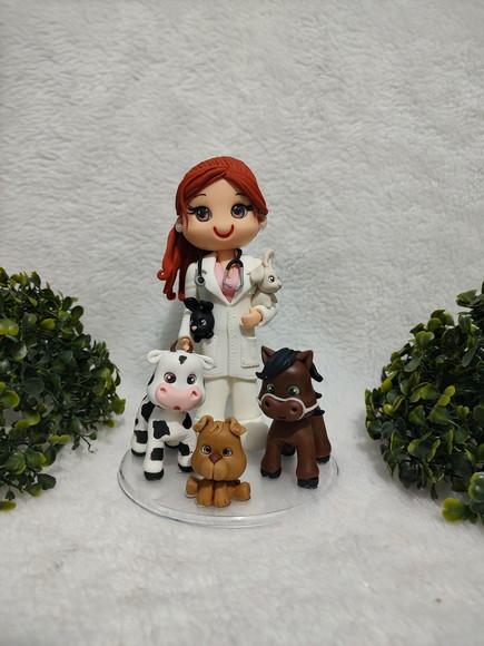 Boneca Profissão Veterinária
