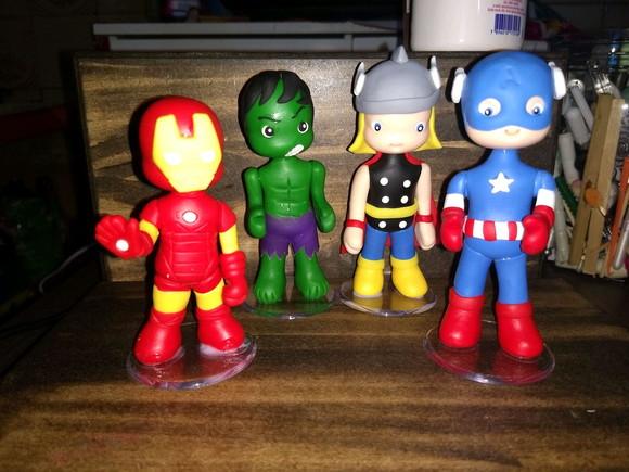 Bonecos vingadores