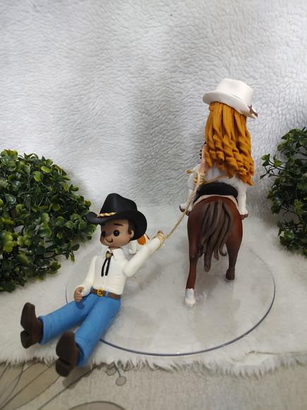 Casal de Noivinhos com Cavalo e Pet