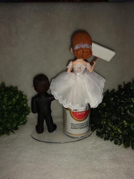 Casal De Noivinhos Noiva Com Cerveja