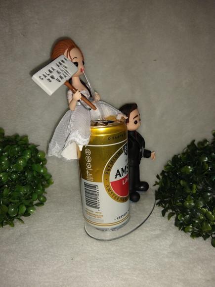 Casal De Noivinhos Noiva Com Cerveja
