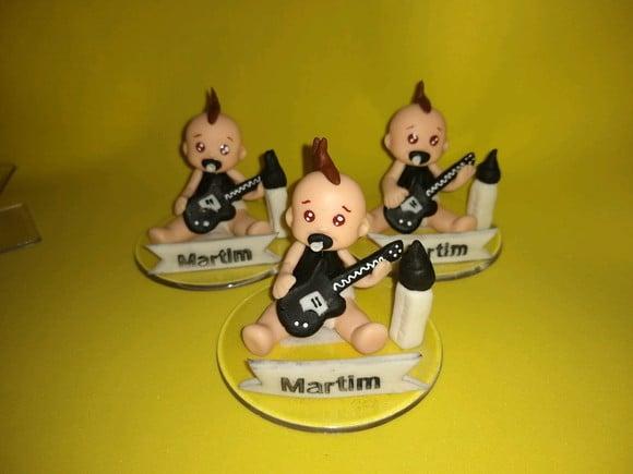 Lembrancinha bebê com guitarra, bebê roqueiro