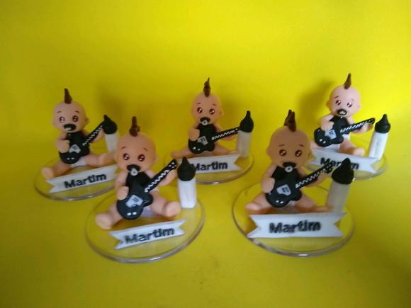 Lembrancinha bebê com guitarra, bebê roqueiro