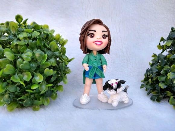 Menina com cachorro