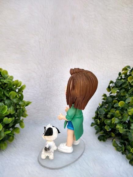 Menina com cachorro