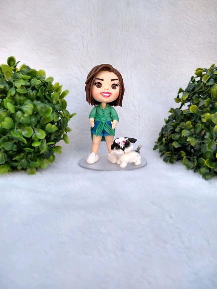 Menina com cachorro