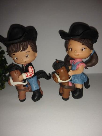 Meninos(as) no Cavalo