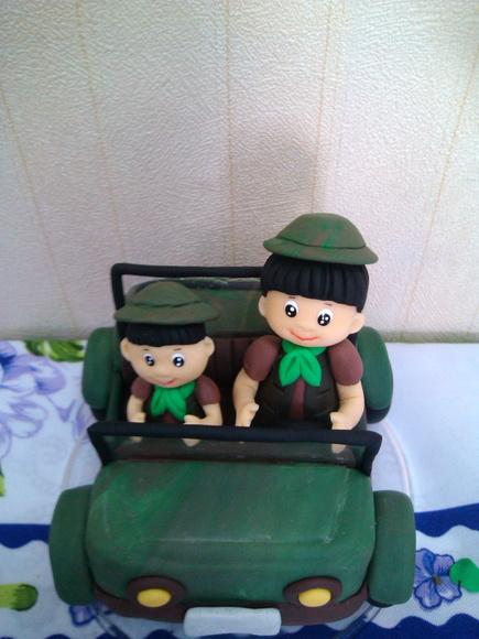 Meninos no jipe