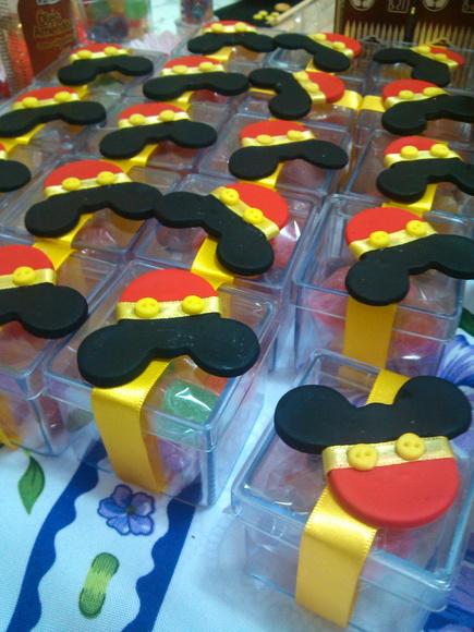 Mickey na caixinha de acrílica