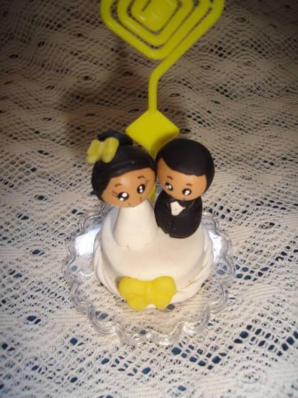 mini bolo com noivinhos
