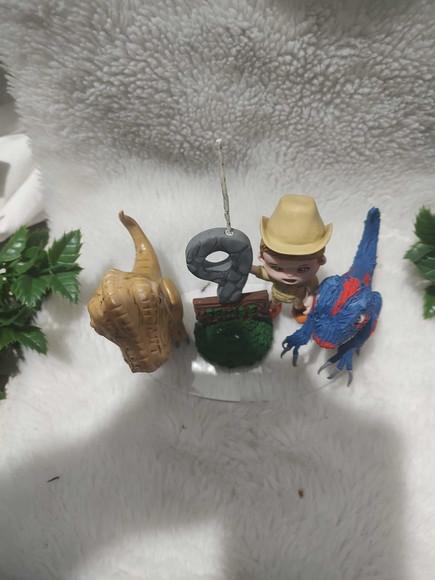 Mini Topo com 2 Dinossauros