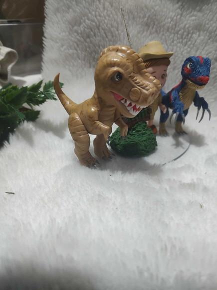 Mini Topo com 2 Dinossauros