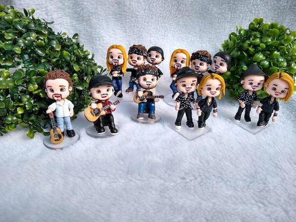 Miniatura personalizada com guitarra