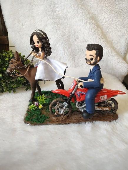 Noivinha na Mula e Noivo na Moto