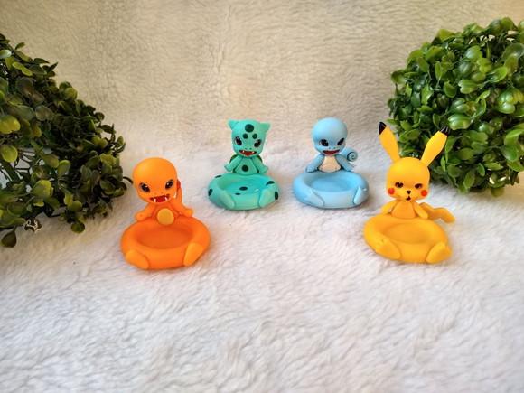 porta doce pokemon sentado
