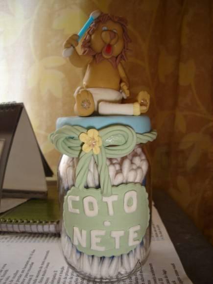 pote de cotonete