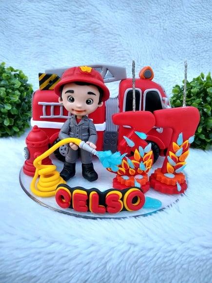 Topo bolo bombeiro