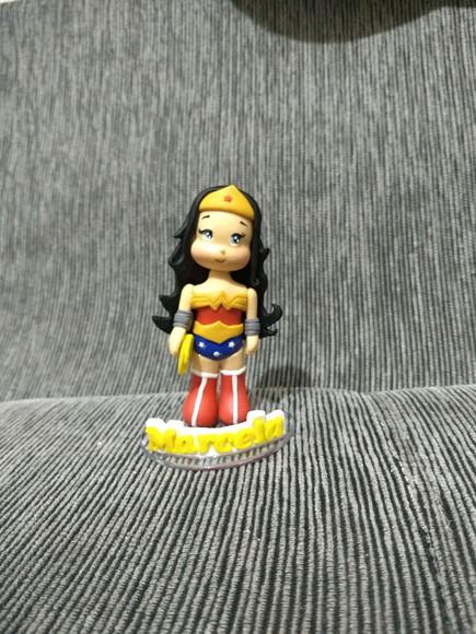 Topo bolo mulher maravilha