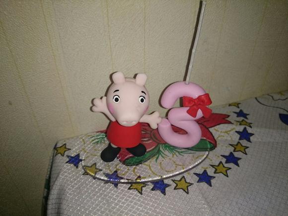 Topo Com Vela Porquinha Rosa