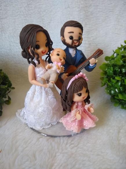 Topo De Bolo Casal Com 2 Filhos E Violão