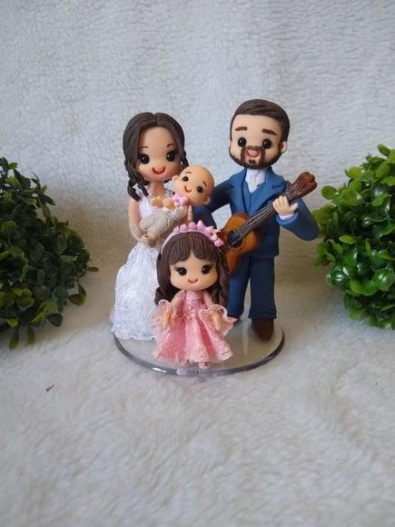 Topo De Bolo Casal Com 2 Filhos E Violão