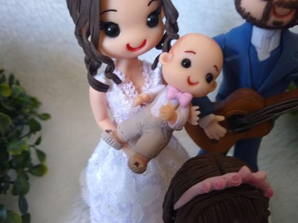 Topo De Bolo Casal Com 2 Filhos E Violão