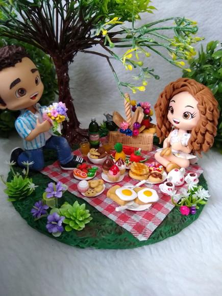 Topo De Bolo Casal No Piquenique