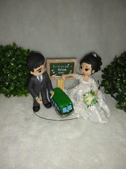 Topo de Bolo Casamento Professora e Motorista de Ônibus