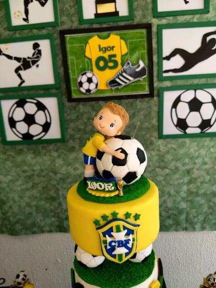 Topo de bolo com vela futebol