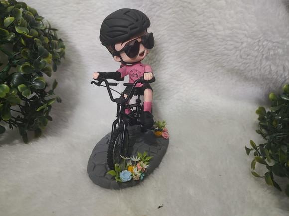 Topo de Bolo Menina na Bicicleta