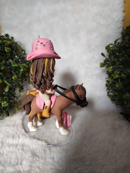 Topo de Bolo Menina no Cavalo