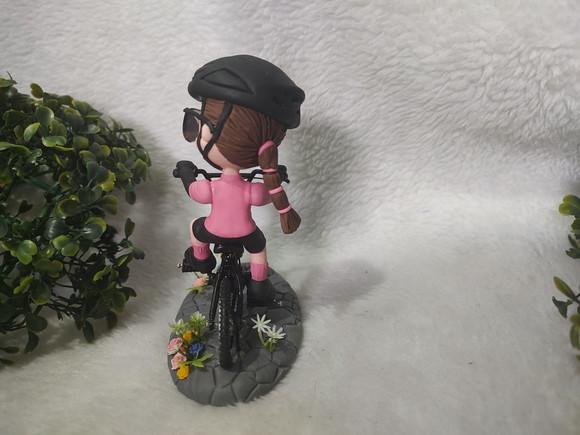 Topo de Bolo Menina na Bicicleta