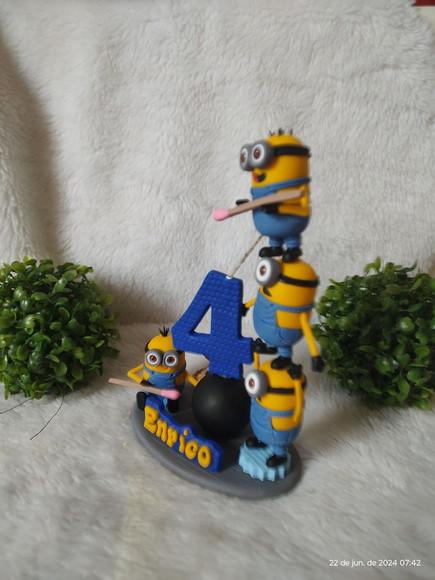 Topo de Bolo Minions com Vela