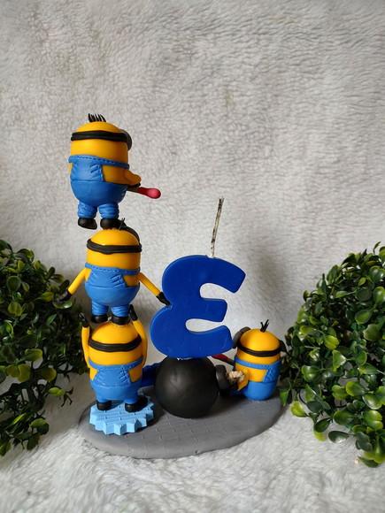 Topo de Bolo Minions com Vela