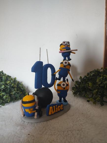 Topo de Bolo Minions com Vela 2 Números