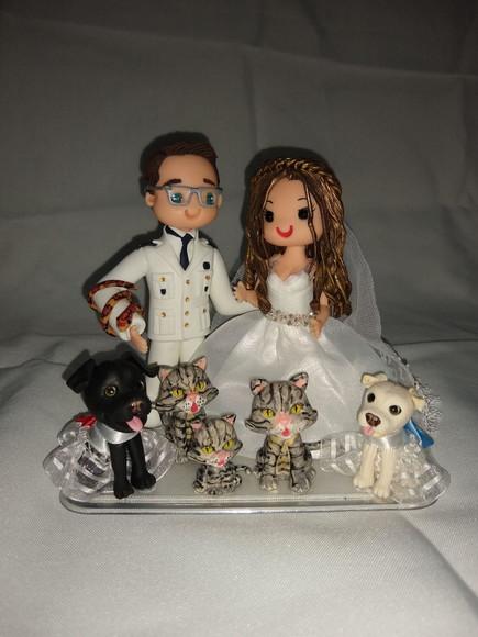 topo de casamento com 6 pets
